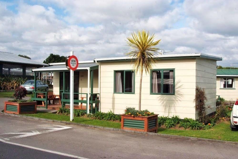 Omokoroa Kiwi Holiday Park Tauranga Buitenkant foto